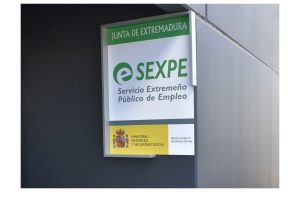 ¿Puedo darme de baja por Incapacidad Temporal si estoy cobrando el paro? INSS Seguridad Social Badajoz. Cáceres. Mérida. Don Benito. Villanueva de la Serena. Trujillo. Miajadas. Logrosán. Herrera del Duque.